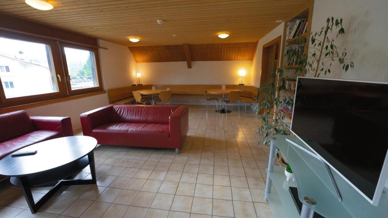 Delemont Youth Hostel Exterior foto