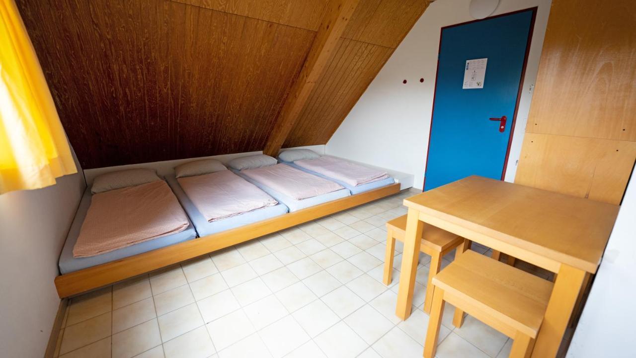 Delemont Youth Hostel Exterior foto